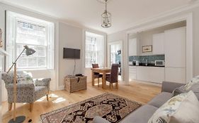Altido Elegant Georgian 2-Bedrm Apt In Heart Of Old Town