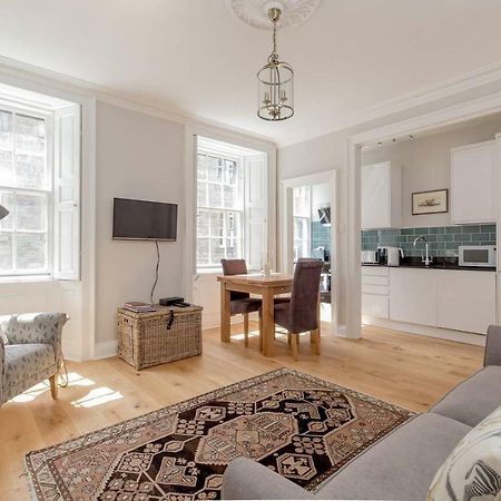 Altido Elegant Georgian 2-Bedrm Apt In Heart Of Old Town Apartment Edinburgh Exterior photo