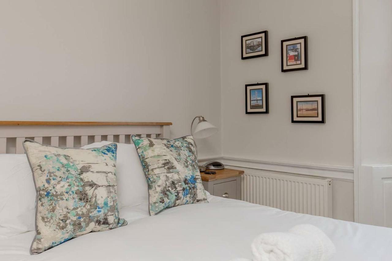 Altido Elegant Georgian 2-Bedrm Apt In Heart Of Old Town Apartment Edinburgh Exterior photo