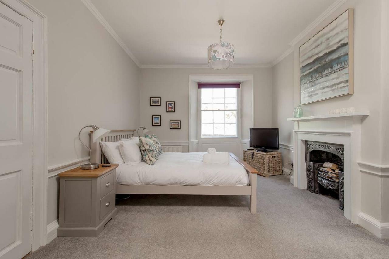 Altido Elegant Georgian 2-Bedrm Apt In Heart Of Old Town Apartment Edinburgh Exterior photo