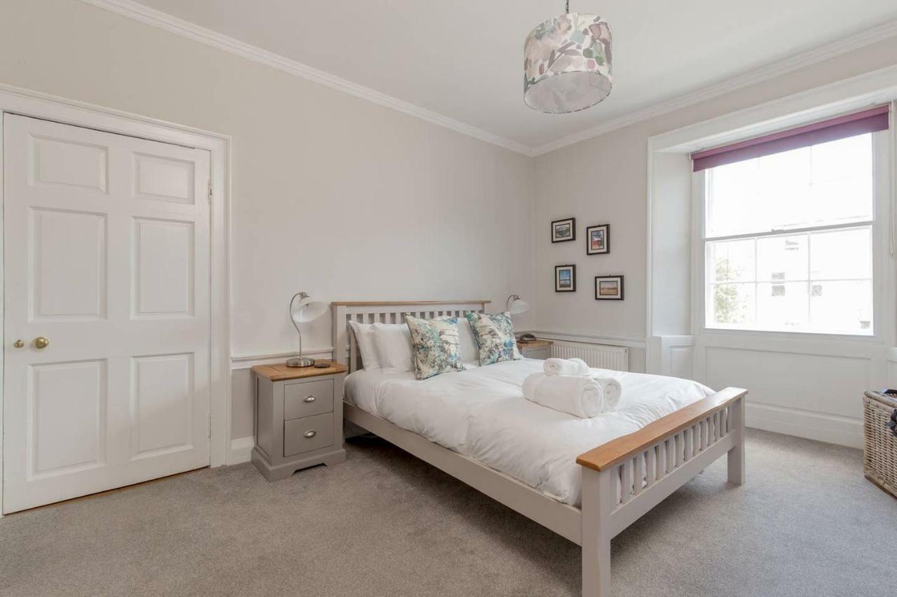 Altido Elegant Georgian 2-Bedrm Apt In Heart Of Old Town Apartment Edinburgh Exterior photo