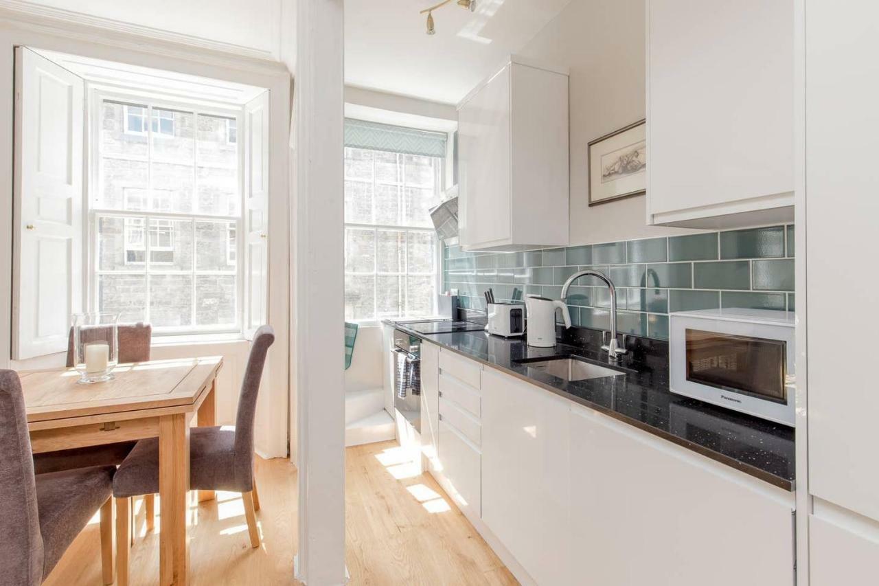 Altido Elegant Georgian 2-Bedrm Apt In Heart Of Old Town Apartment Edinburgh Exterior photo