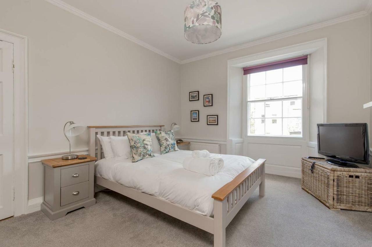 Altido Elegant Georgian 2-Bedrm Apt In Heart Of Old Town Apartment Edinburgh Exterior photo
